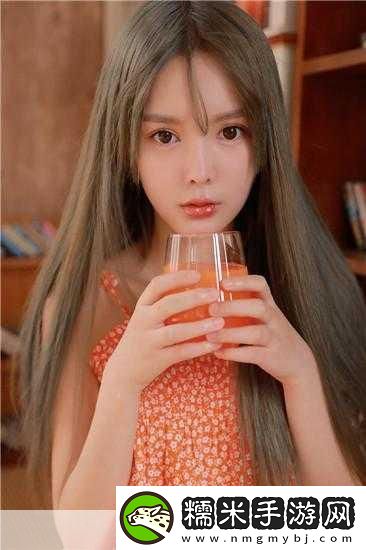 丝瓜草莓香蕉绿巨人幸福宝大全-1.-《丝瓜草莓香蕉：夏日清凉水果大作战！