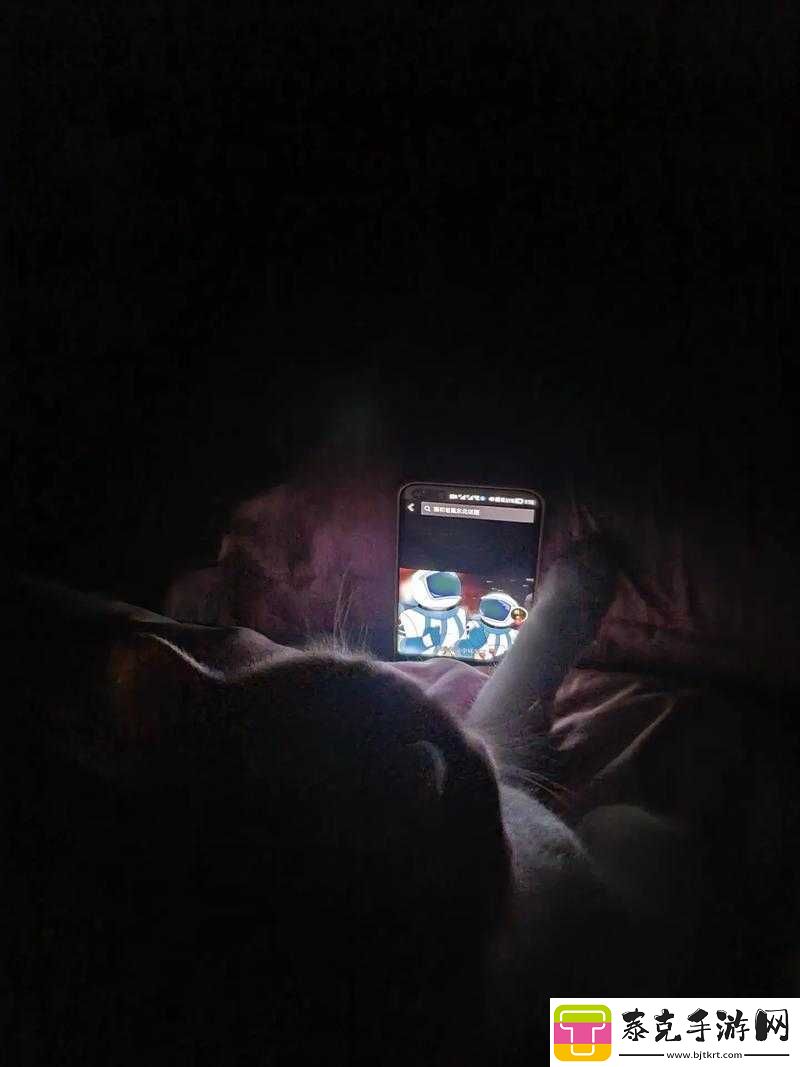 男生半夜不睡觉偷偷看-B-站：背后的秘密！