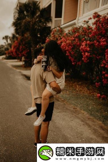 “男女生密谈-友辣评：滑稽谈笑间窥新现象”！